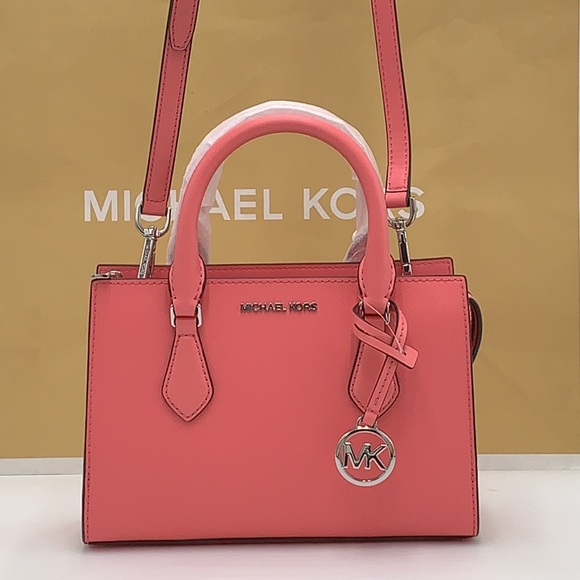 MICHAEL KORS SHEILA SMALL CENTER
ZIP SATCHEL/ CROSSBODY TEA ROSE
COLOR - Picture 6 of 16